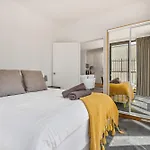 Family Friendly Getaway On Flinders Street