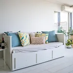 Ocean View Apartment Close To Cbd With Indoor Pool.