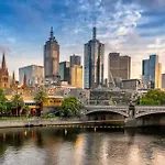 Brilliant 1B1B Skyline View Apt @Cbd