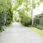 Hawthorn Holiday House