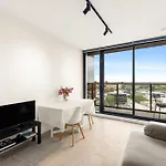 Convenient Located 1 Bedroom Apartment In Hawthorn