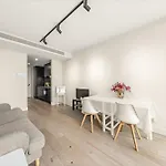 Convenient Located 1 Bedroom Apartment In Hawthorn