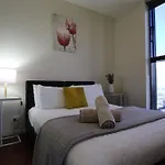 2B2B Apartment In Collin Street Melbourne