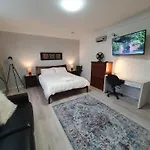 Grandview Melbourne Executive 2Br Apartment