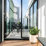 Boutique Stays - Axel Apartments 201 The Clarke