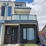 Rosie Townhouse At Gordon - Prime Location