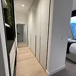 Supreme Sub-Penthouse 3 Bedroom Apartment In Melbourne Cbd