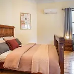 The Panoramic Tree View Home In Melbourne City