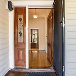 The Panoramic Tree View Home In Melbourne City