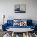 Stunning 2-Bedroom Oasis In The Heart Of Southbank