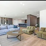 Luxury Penthouse With Astonishing Bay And City Views