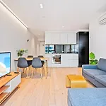 Light House Sky Sea View Apartments Melbourne Central Cbd