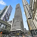 Cozy 2Br Apt Next To Victoria Market With City Views