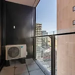 Nice 1 Bedroom Close To Albert Park Lake 02053