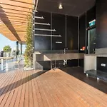 Nice 1 Bedroom Close To Albert Park Lake 02053