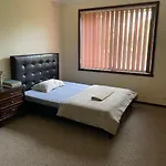A Villa King Bedroom Adjacent To Parks And Bus Stations