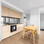 Cozy 1 Bedroom Apartment In Docklands