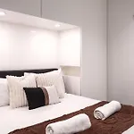 Light Filled 2Br Southbank Parking Pool