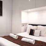 Light Filled 2Br Southbank Parking Pool