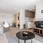 Light Filled 2Br Southbank Parking Pool