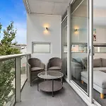 Fitzroy North 1-Bed With Balcony By Edinburgh Park