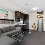 Fitzroy North 1-Bed With Balcony By Edinburgh Park