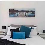 Bright City Views Melbourne Central Penthouse On Collins