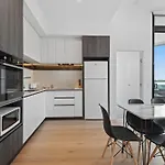 Generous 2-Bed Apartment With Great Amenities