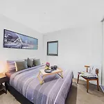 A Stylish 2Br Apt With City Views In Southbank