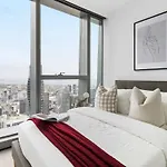 A Chic 2Br Apt With Panoramic Views Free Parking