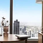 A Chic 2Br Apt With Panoramic Views Free Parking