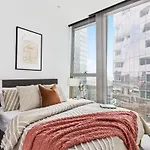 A Stylish 3Br Apt With Harbour Views Free Parking