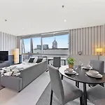Comfy Cbd Apt In Qv With City Views Free Parking