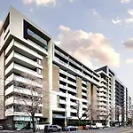 A Lux 2Br Apt Next To Melbourne Uni Free Parking