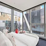 A Lux 2Br Apt Next To Southern Cross City Views