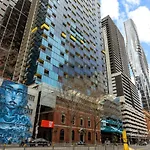 Stylish Studio Next To Southern Cross City Views