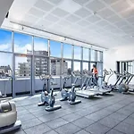 A Stylish & Modern 2Br Apartment Fantastic Views