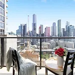 A Comfy 2Br Apt Near Melbourne Central City Views