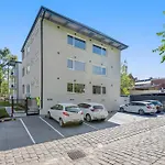 Superb 1-Bed Unit With A Generous Balcony