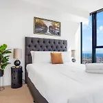 High Rise Southbank Luxury Apt