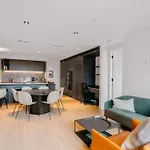 Luxurious Elsternwick Apt Living With Parking