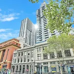Spacious&Cozy 2 Bedroom City Point Melbourne Apt