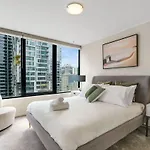 Spacious&Cozy 2 Bedroom City Point Melbourne Apt