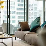 Spacious&Cozy 2 Bedroom City Point Melbourne Apt