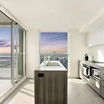 Sub-Penthouse Stunning With Water Frontage 3B2B1C