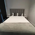 Lux Cbd Penthouse With 270Views Spacious & Great Location
