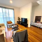 3Br Pure Luxury & Elegant Holiday Home In Latrobe