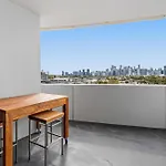 2-Bed, 500M From The Beach With Pool, Gym & Sauna