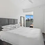 2-Bed, 500M From The Beach With Pool, Gym & Sauna