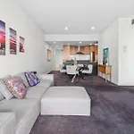 2-Bed, 500M From The Beach With Pool, Gym & Sauna